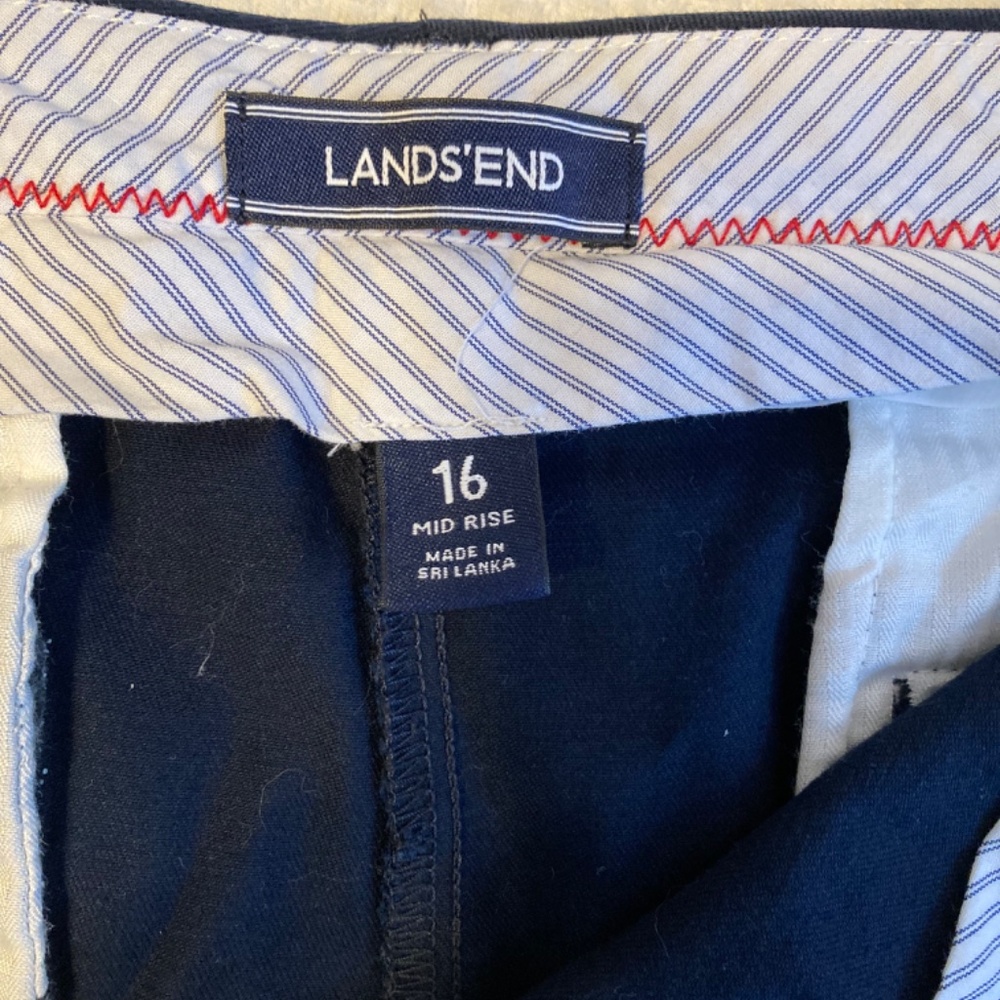 Land End Shorts - Picture 2 of 3